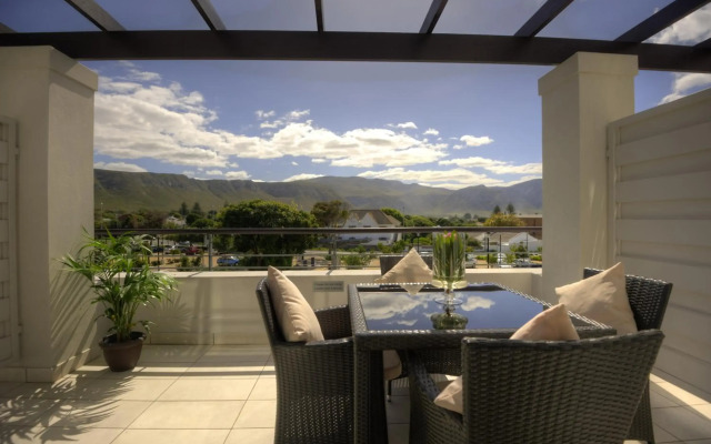 Whale Coast All-Suite-Hotel