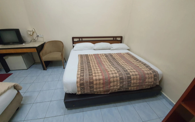 SPOT ON 90137 Casavilla Hotel Pudu