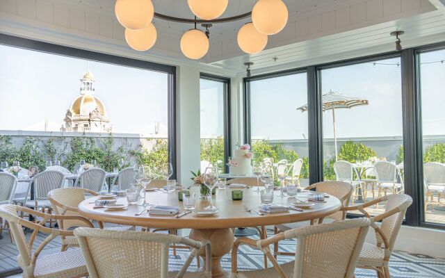 The Drayton Hotel Savannah, Curio Collection by Hilton