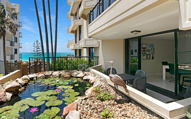 Clubb Coolum Beach Resort