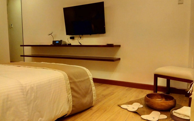 Shore Time Hotel