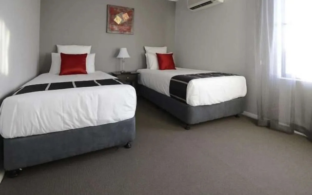 Aastro Dish Motor Inn