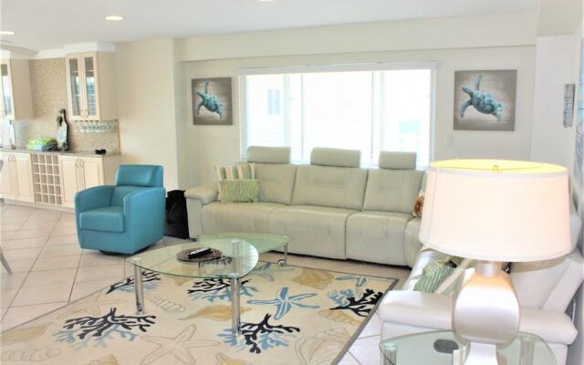 Jamaica Royale 802 - 2 Br Condo