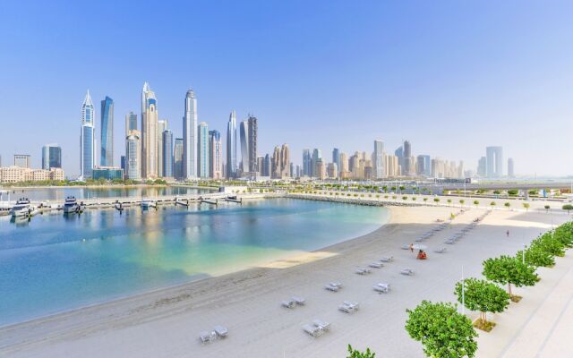 Sunrise Bay - Ultra Luxury Emaar Beachfront - Private Beach and Pool
