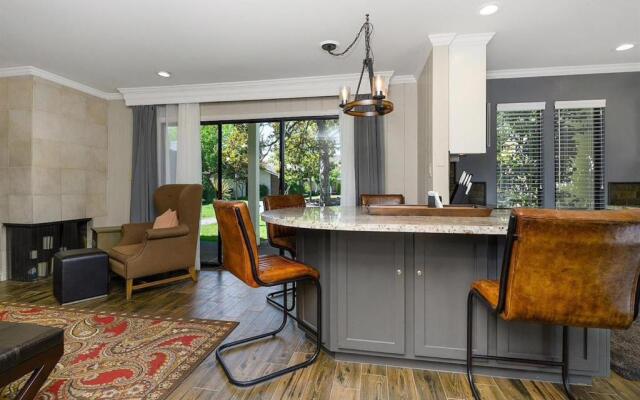 40% OFF Spectacular 1BD Suite inside Silverado