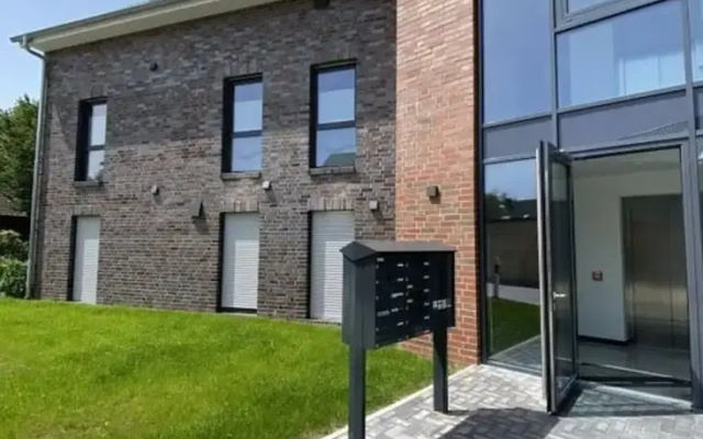 Near the North Sea Modern Retreat