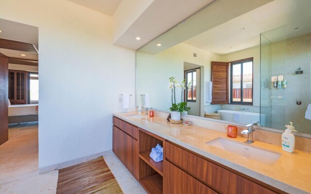 Sunny Vacation Villa 83