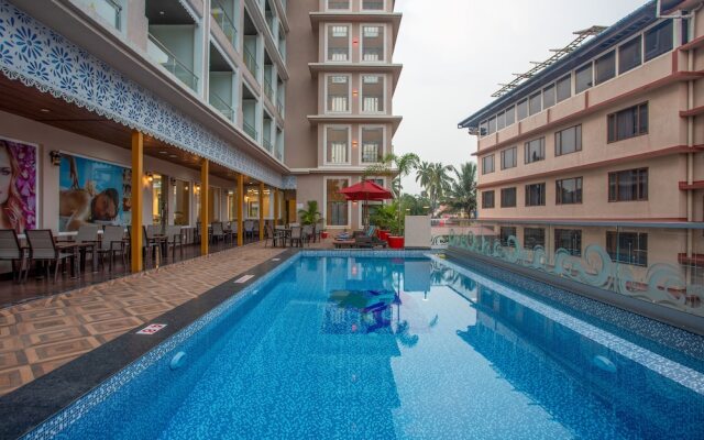 The Avenue Grand
