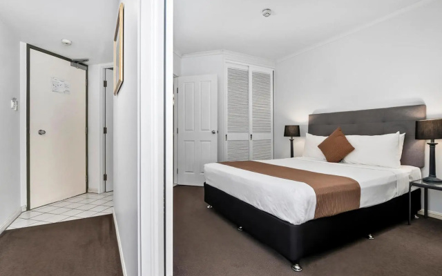 Il Centro Apartment Hotel – Guest Rooms – Cairns