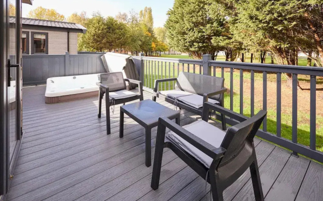 Host Stay Pine Lodge