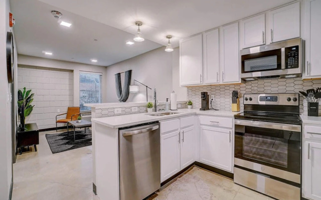 FRONTDESK Tower on Tenth Apts Birmingham