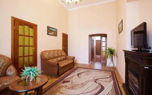 Театральная , 23 2х ком в историческом центре