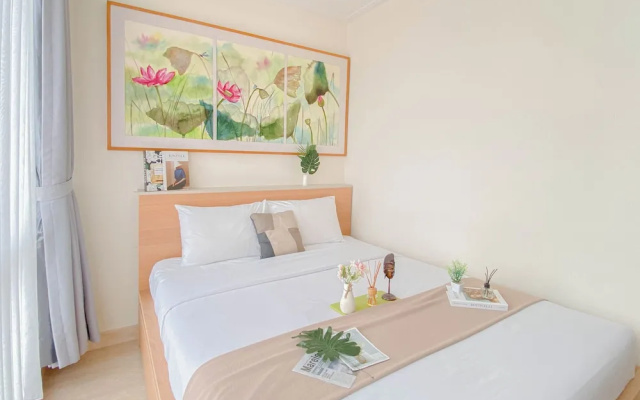 Big and Cozy 1BR with Working Room Menteng Park Apartment – Guest Rooms – Jakarta