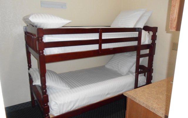 Best Inn & Suites