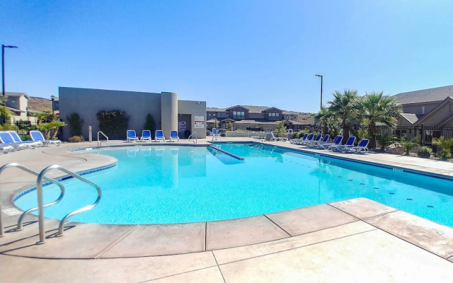 Modern Washington Home - Pool & Trail Access!
