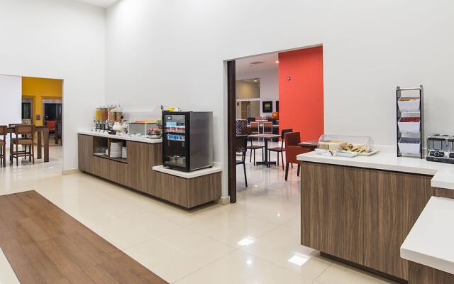 Holiday Inn Express Manzanillo