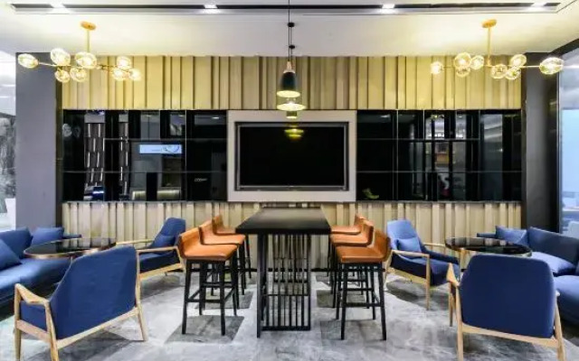 Echarm Hotel (Guigang Pingnan Central Square)