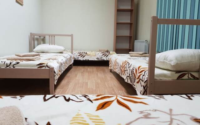 Hostel Well