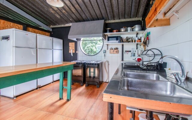 Mundaka Hostel y Bar - Adults Only