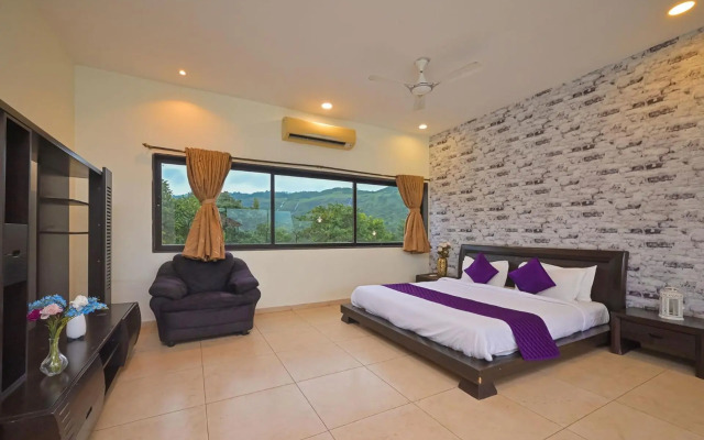 StayVista at Lake Mansion