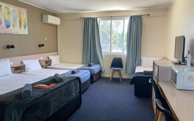 Mid City Motor Inn