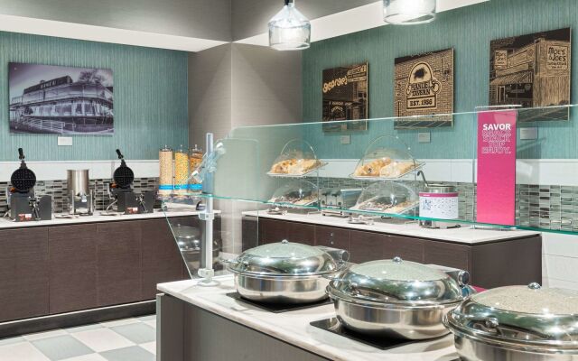 Hampton Inn & Suites Atlanta Buckhead Place