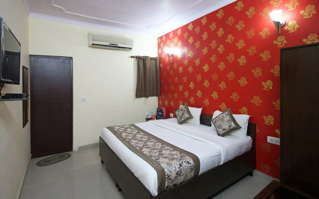 OYO 9148 Hotel Global Inn