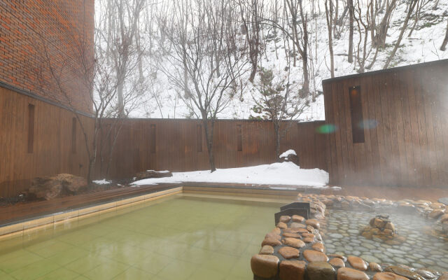 Niseko Konbu Onsen Tsuruga Besso Moku No Sho