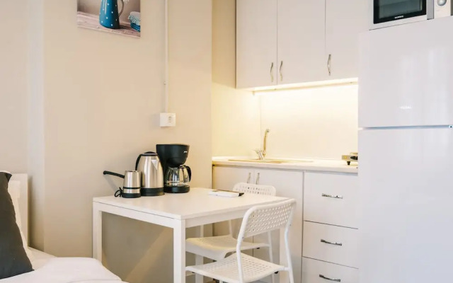 Studio With a Sea View Balcony in Bakirkoy