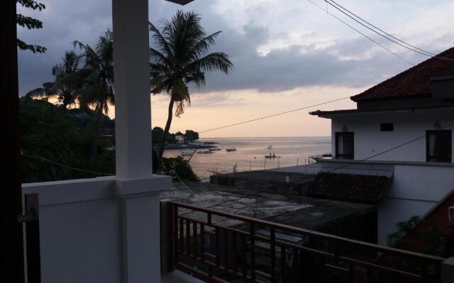 Warung Jemeluk & Home Stay