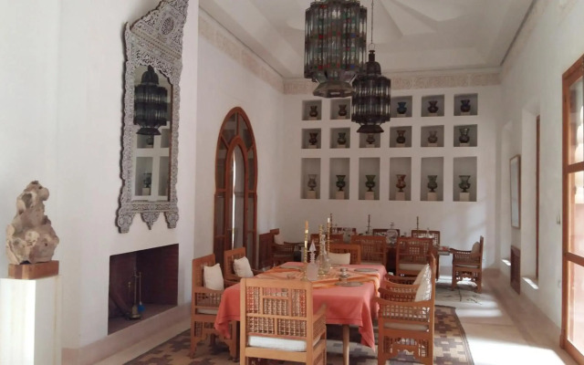 Palais Claudio Bravo