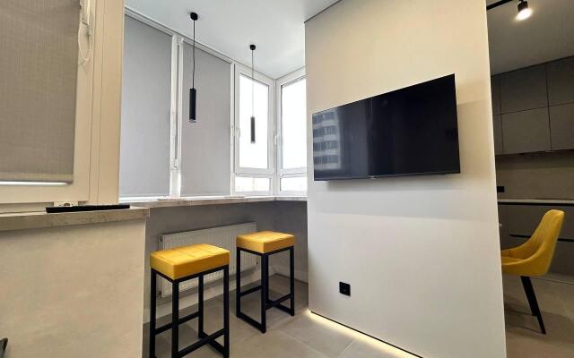 Smile Apartments (Смайл Апартментс) на улице Соколова 68/118c1