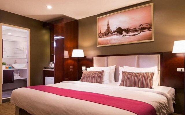Ratchada Point Hotel