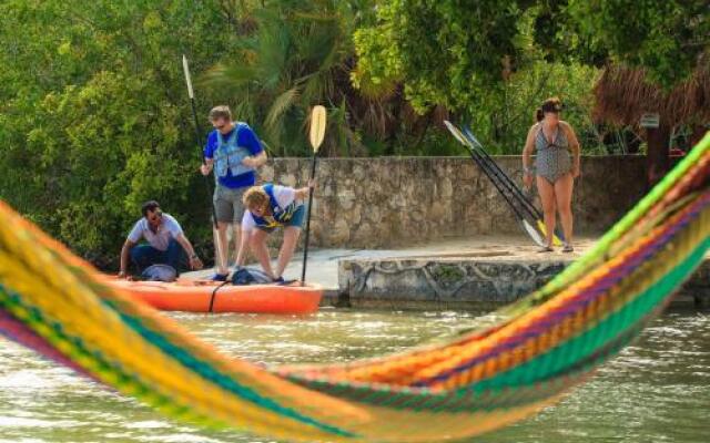 Bacalar Lagoon Resort