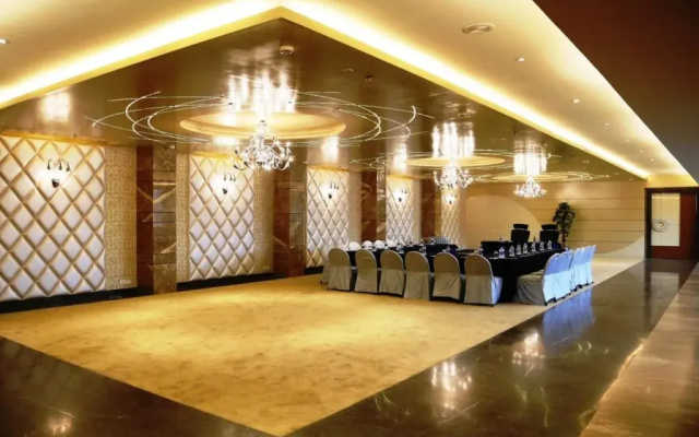 Hotel Dayal Paradise