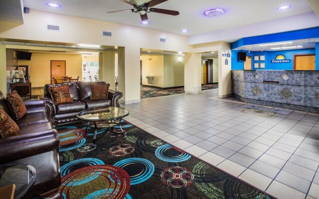 Days Inn & Suites by Wyndham Foley