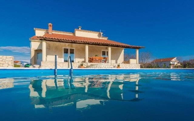 Villa Natur with a heated pool
