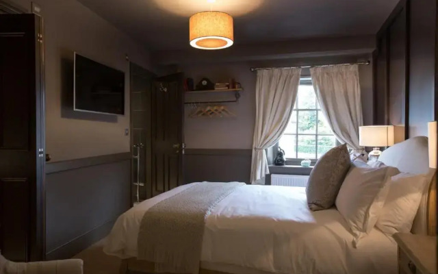 The Lion Hotel - Pub & Restaurant
