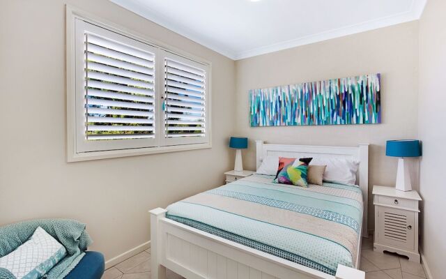 Sandy Shores, 1/3 Messines Street