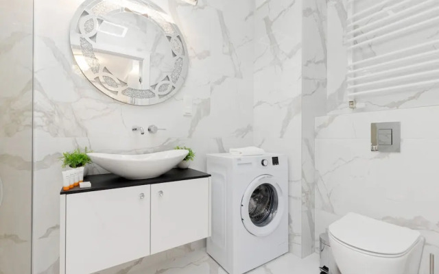 Sarmacka Apartment Warsaw by Renters