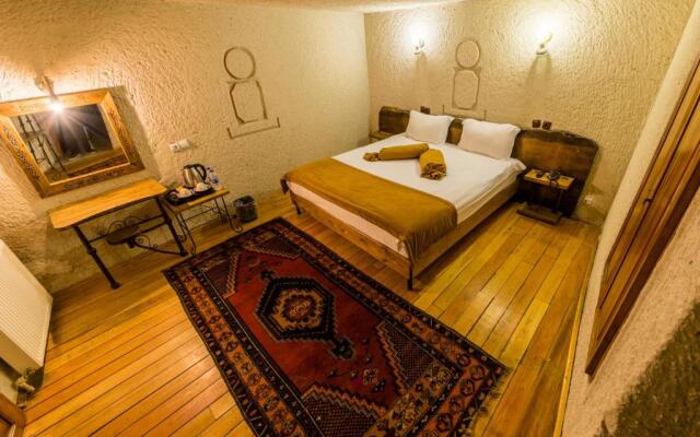 Elite Cave Suites