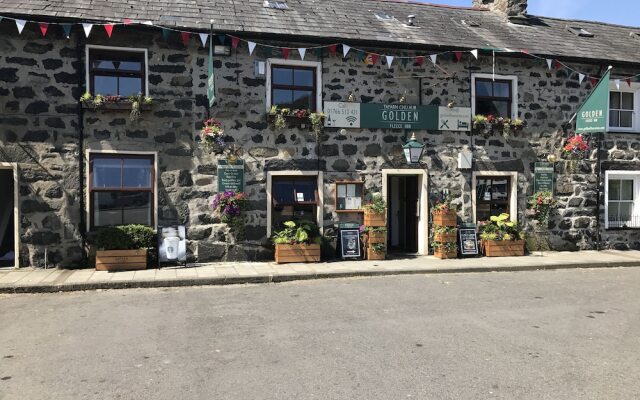 Golden Fleece Inn Tremadog
