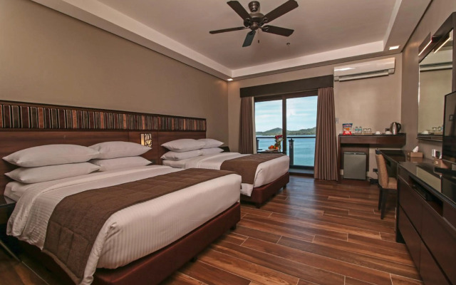 Two Seasons Coron Bayside Hotel