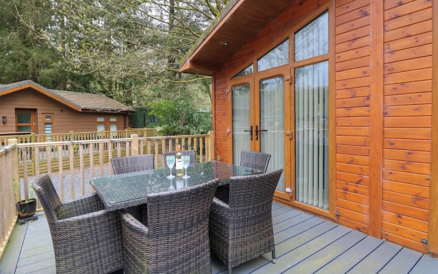 Oakwood Lodge