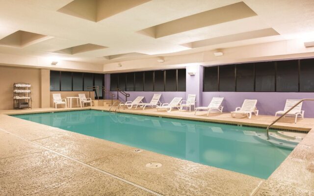 Holiday Inn Express St. Louis Arpt Maryland Hgts