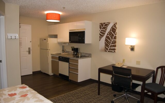 Hawthorn Suites by Wyndham Detroit Auburn Hills