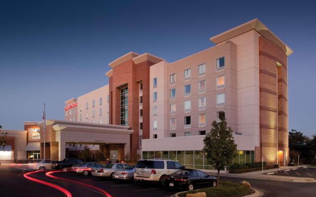 Hampton Inn & Suites St. Louis at Forest Park