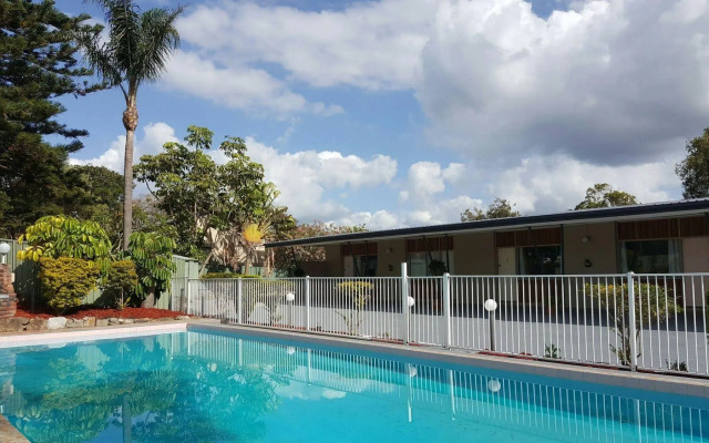 Belmont Palms Motel