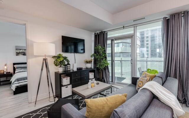 Applewood Suites - York Street Condo