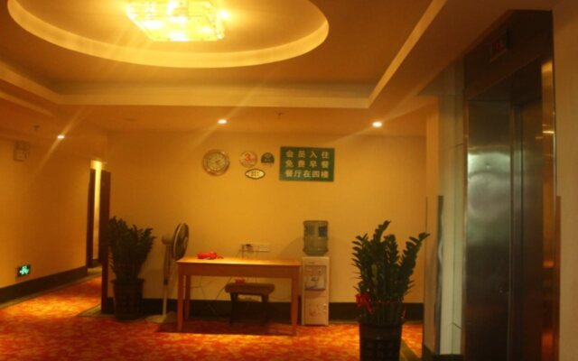 Greentree Inn Longhua Bus Station Shell Hotel